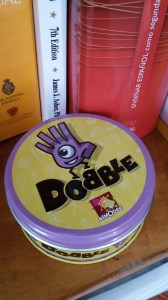 2. Dobble (Asmodee). Juego de memoria visual. Foto: eaTropía