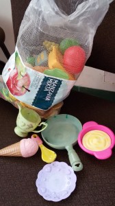 14. Cacharros de cocina y comidas de plástico. Foto: eaTropía